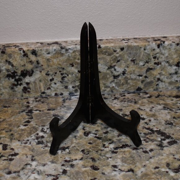 Black Plate Holder - Picture 1 of 2